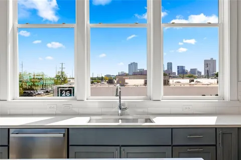 $674,900 | 215 Carroll Street, Fort Worth, TX 76107