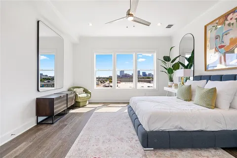 $674,900 | 215 Carroll Street, Fort Worth, TX 76107