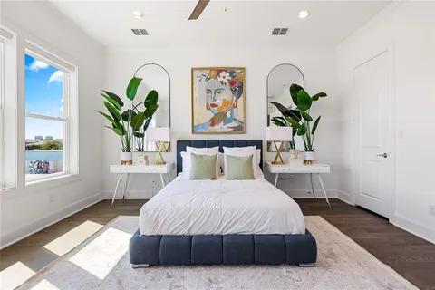 $674,900 | 215 Carroll Street, Fort Worth, TX 76107