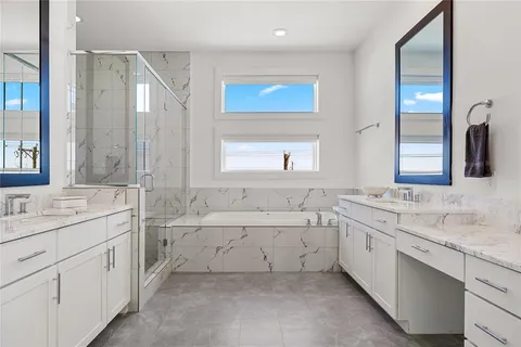 $674,900 | 215 Carroll Street, Fort Worth, TX 76107