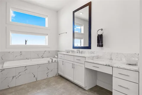 $674,900 | 215 Carroll Street, Fort Worth, TX 76107