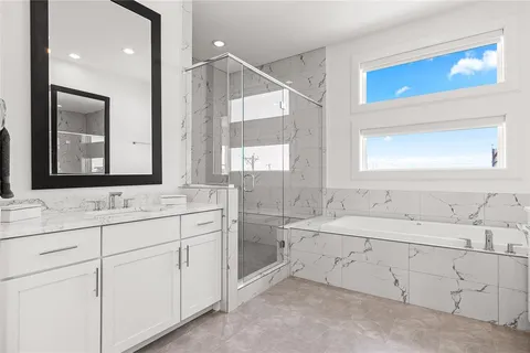 $674,900 | 215 Carroll Street, Fort Worth, TX 76107