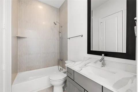 $674,900 | 215 Carroll Street, Fort Worth, TX 76107