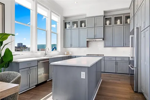 $674,900 | 215 Carroll Street, Fort Worth, TX 76107