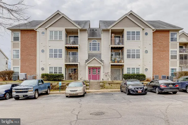 $225,000 | 306 Blue Water Court, Unit 301, Glen Burnie, MD 21060