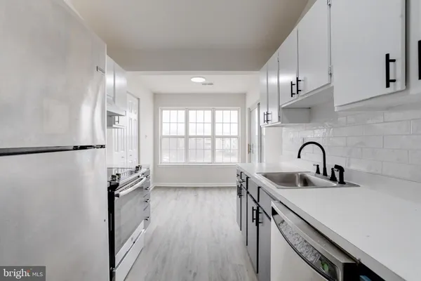 $225,000 | 306 Blue Water Court, Unit 301, Glen Burnie, MD 21060