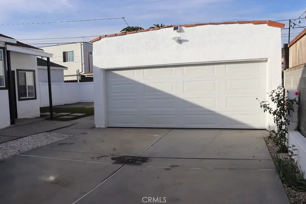 $999,000 | 1917 West 74th Street, Los Angeles, CA 90047