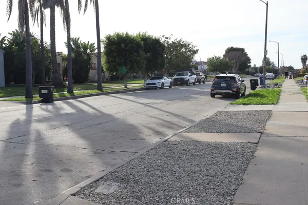 $999,000 | 1917 West 74th Street, Los Angeles, CA 90047