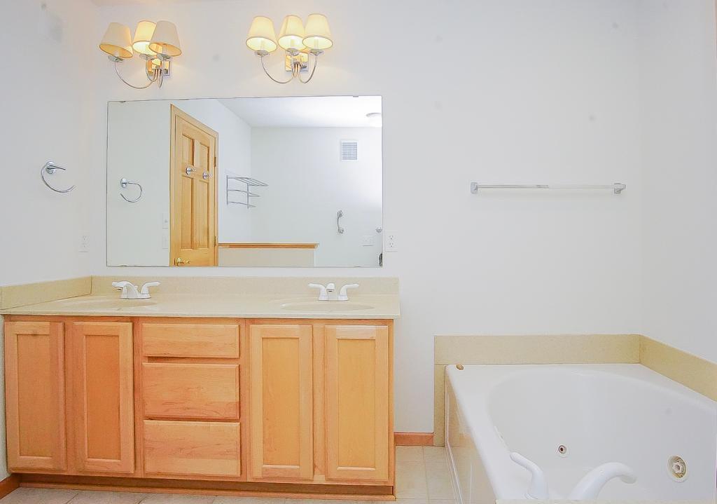 8024 Autumn Ridge Way Chanhassen, MN 55317 - Photo 16 of 34 Gallery Image 16