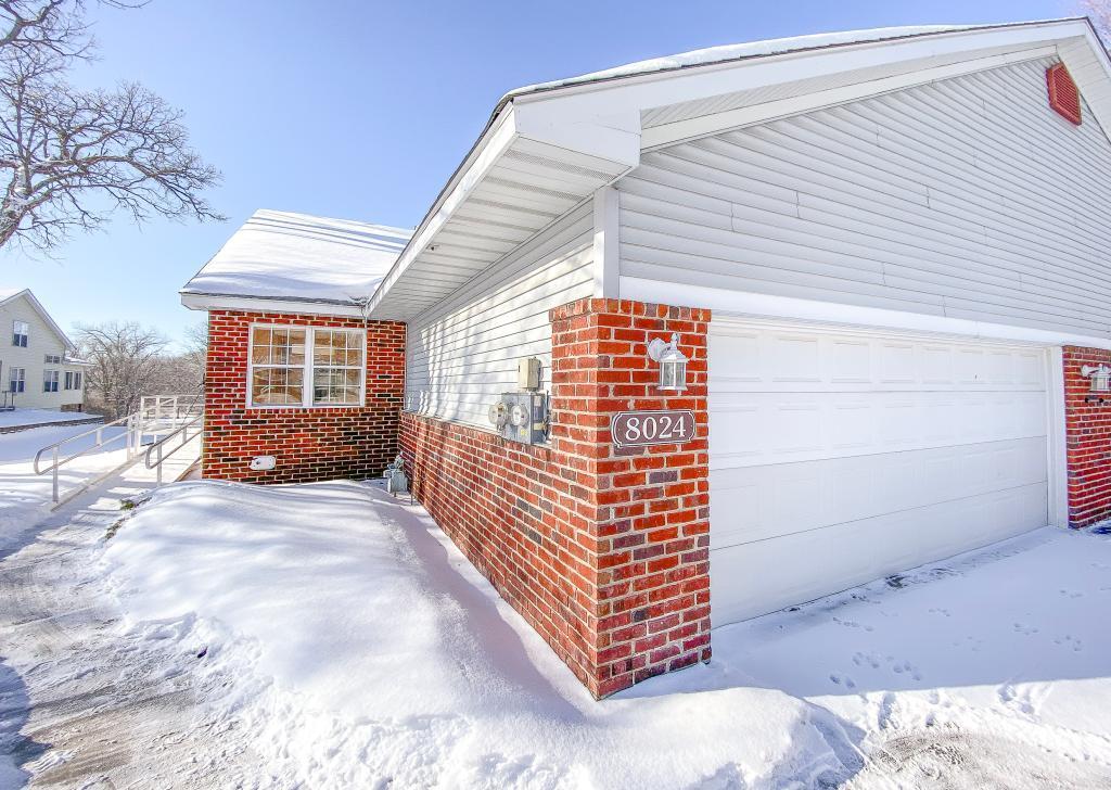 8024 Autumn Ridge Way Chanhassen, MN 55317 - Photo 3 of 34 Gallery Image 3