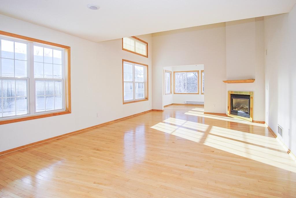 8024 Autumn Ridge Way Chanhassen, MN 55317 - Photo 5 of 34 Gallery Image 5