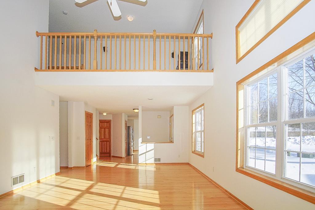 8024 Autumn Ridge Way Chanhassen, MN 55317 - Photo 6 of 34 Gallery Image 6