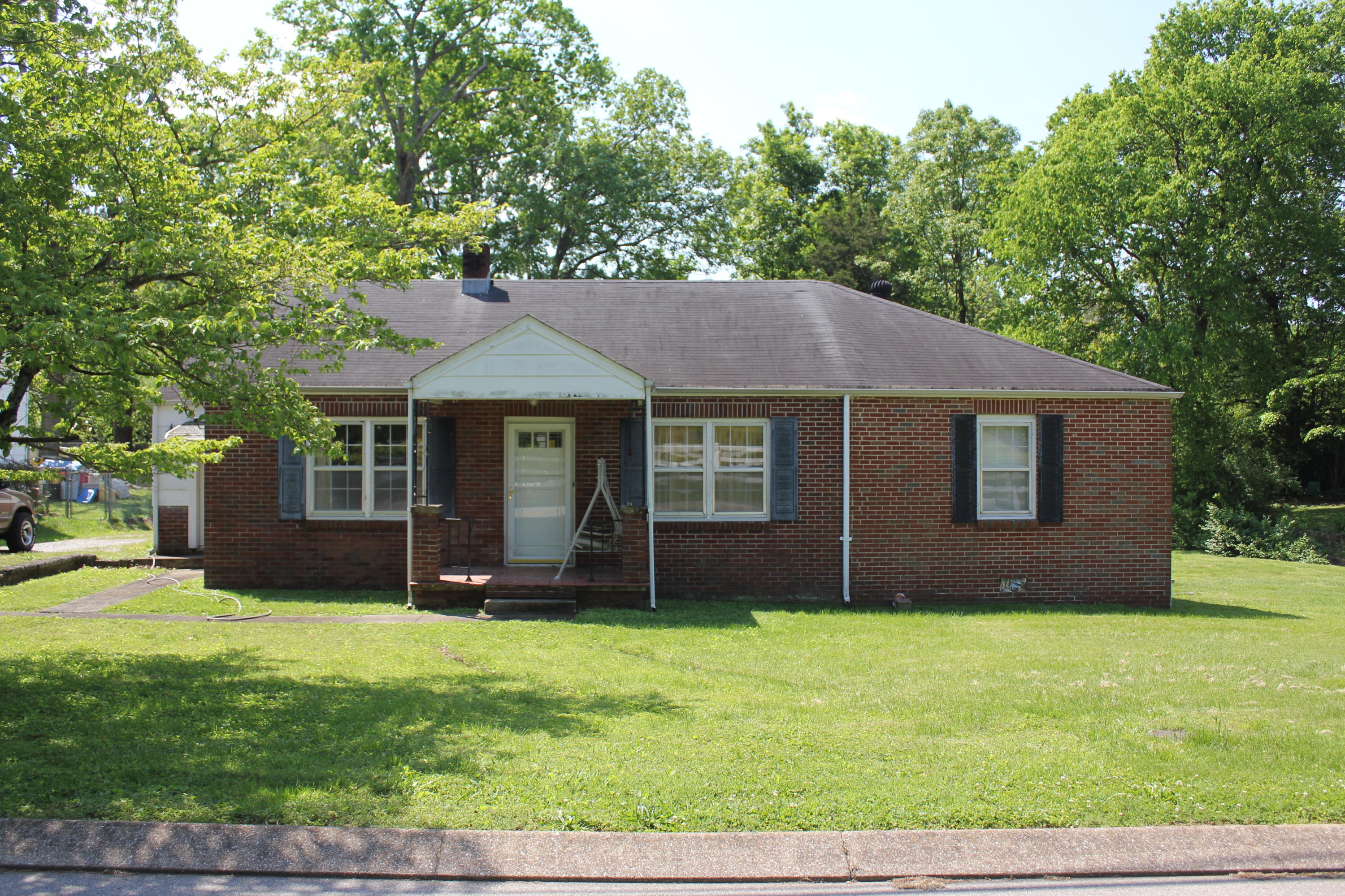 1424 Williams Road Hixson, TN 37343 - Photo 1 of 24 IMG_4283