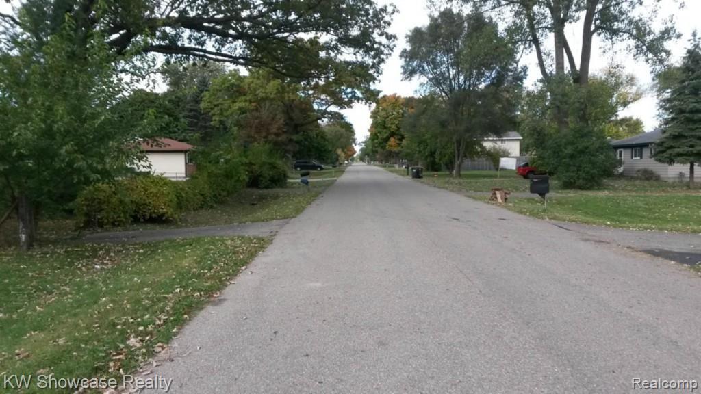 3190 Emmons Avenue Rochester, MI 48307 - Photo 27 of 27 3190-Emmons__Streetview_01.jpg