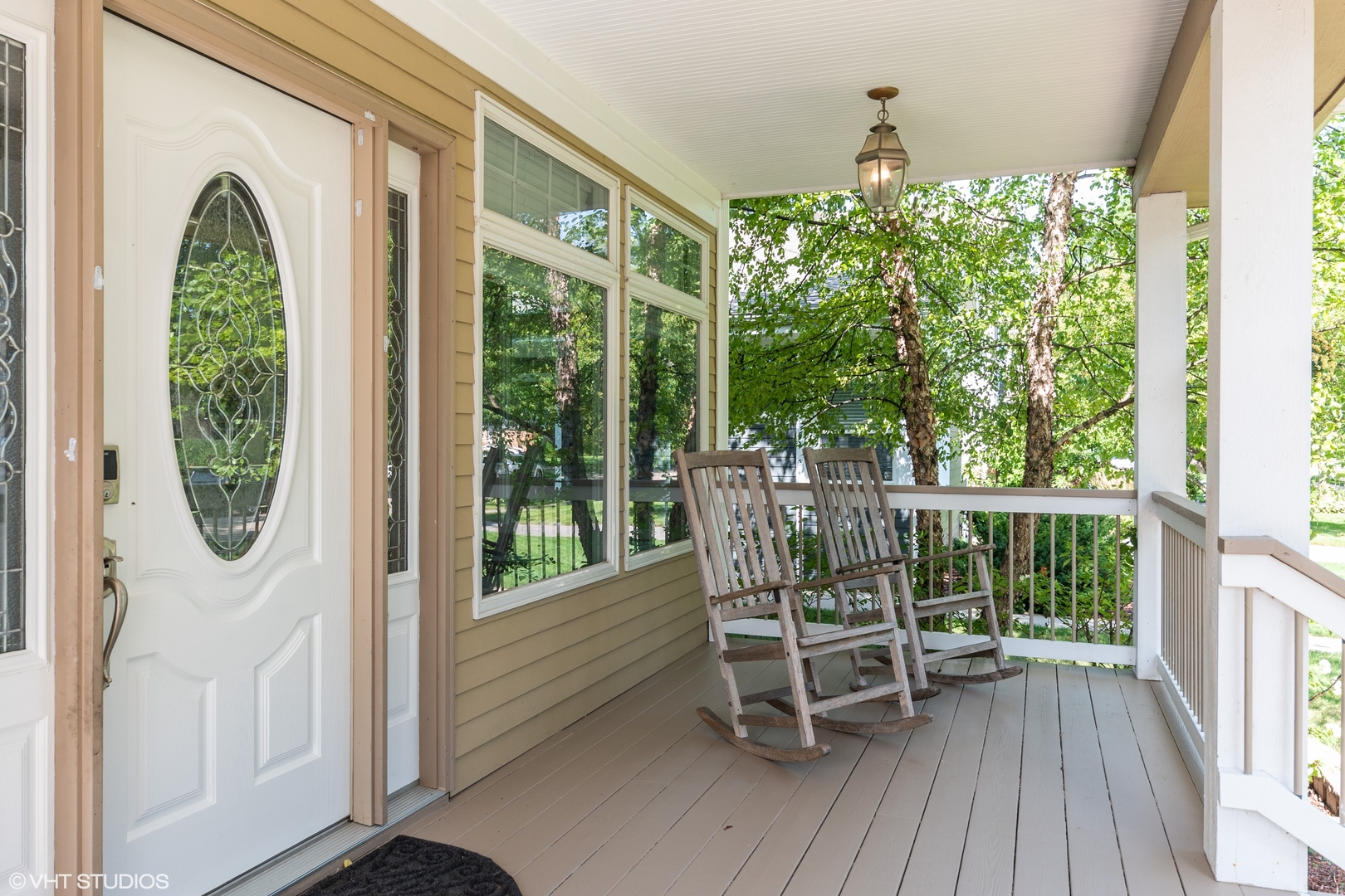 482 Sumac Road Highland Park, IL 60035 - Photo 3 of 29 a view of a chairs and table in a balcony