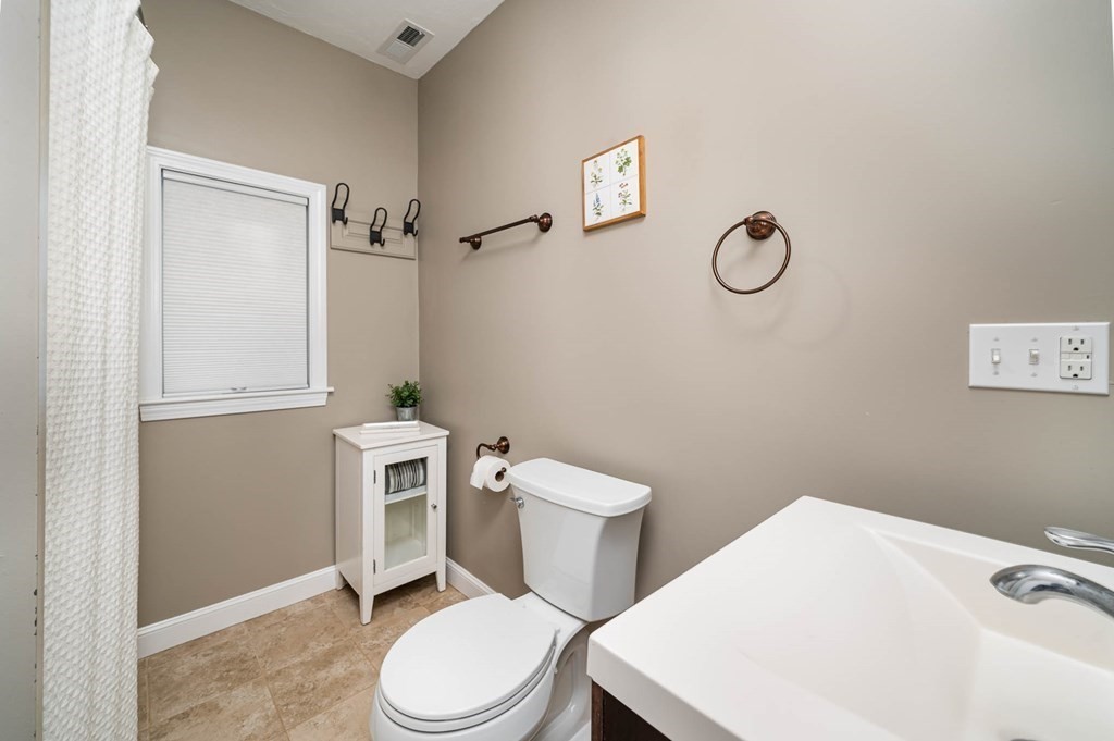 504 Maple Street Franklin, MA 02038 - Photo 17 of 39 Gallery Image 17