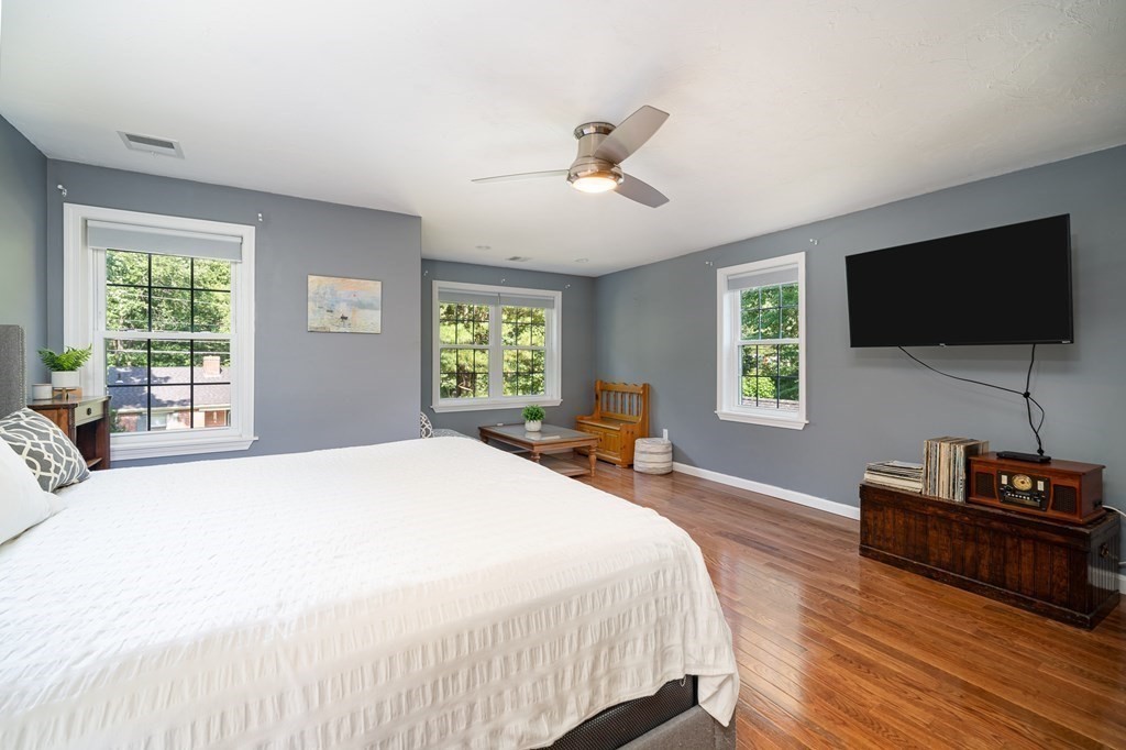 504 Maple Street Franklin, MA 02038 - Photo 21 of 39 Gallery Image 21