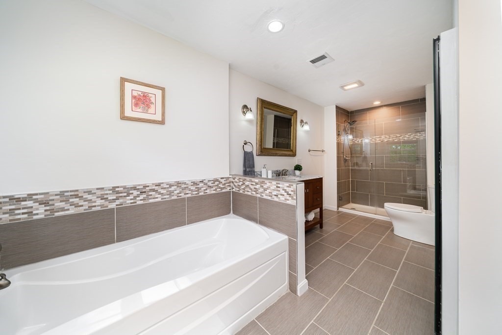 504 Maple Street Franklin, MA 02038 - Photo 24 of 39 Gallery Image 24