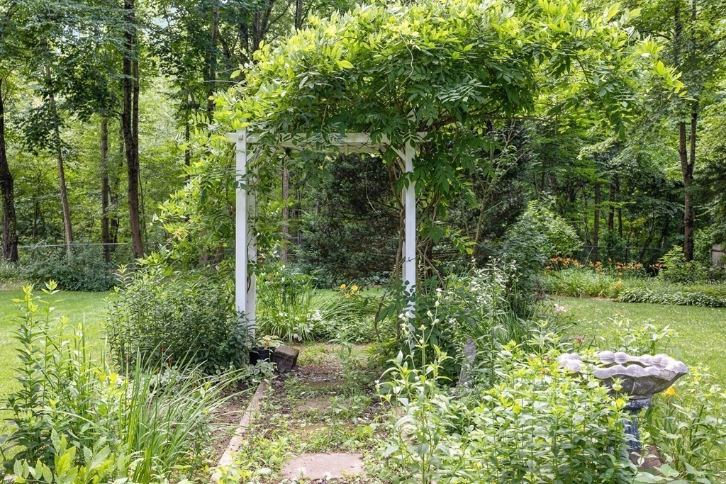 504 Maple Street Franklin, MA 02038 - Photo 32 of 39 Gallery Image 32