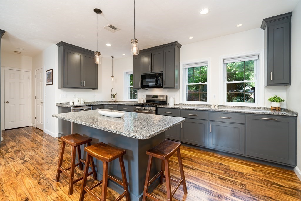 504 Maple Street Franklin, MA 02038 - Photo 7 of 39 Gallery Image 7