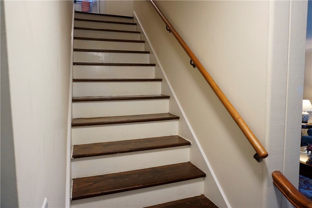 713 Magnolia Drive Waycross, GA 31501 - Photo 18 of 25 Stairway