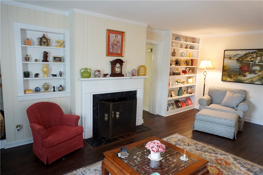 713 Magnolia Drive Waycross, GA 31501 - Photo 2 of 25 Living room