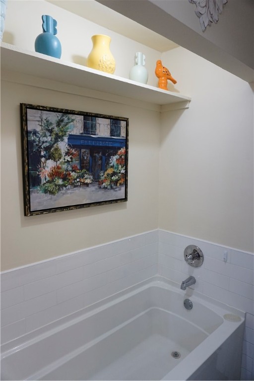 713 Magnolia Drive Waycross, GA 31501 - Photo 9 of 25 Soaking tub