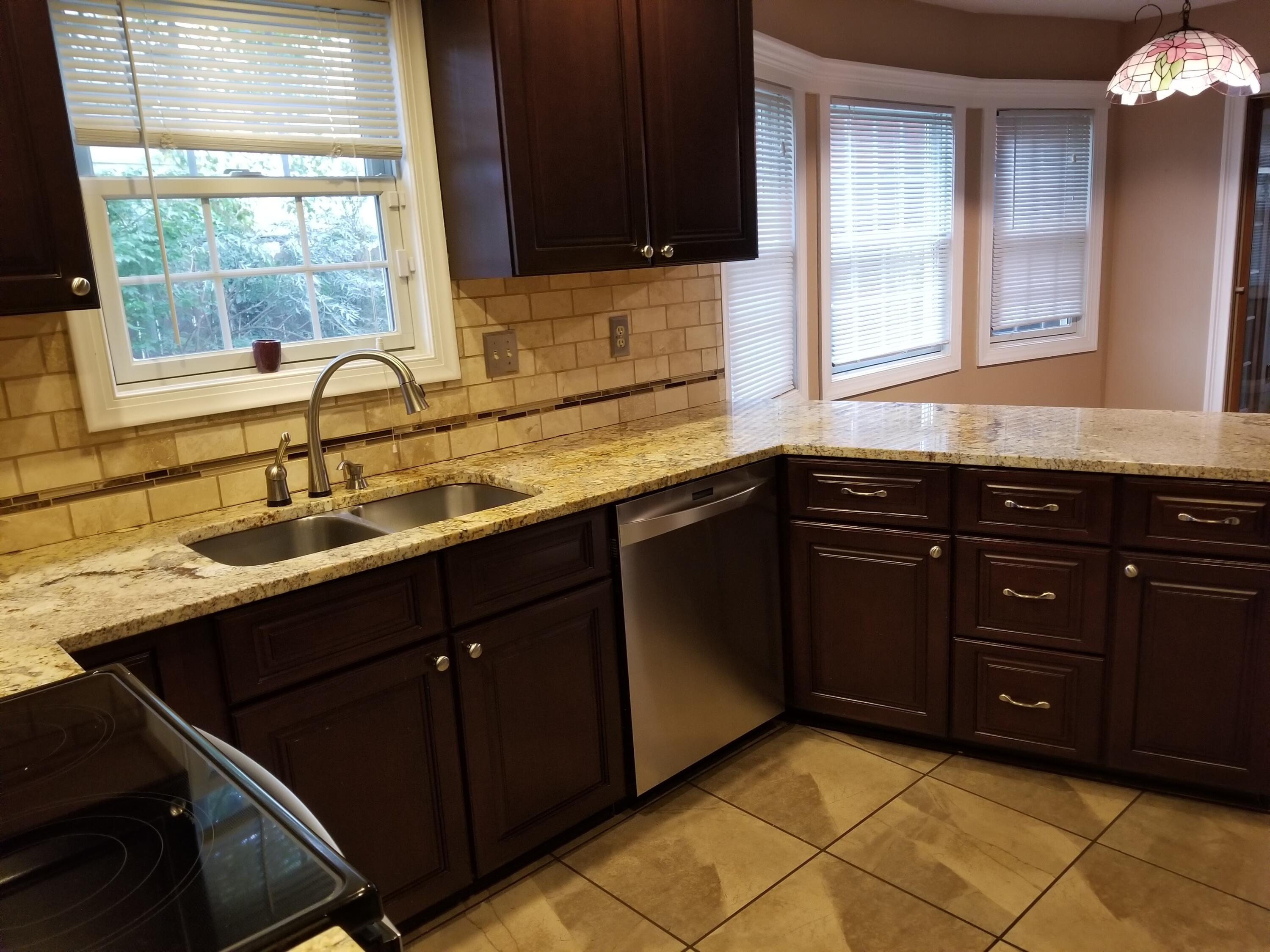 1835 Fairhaven Road Columbus, OH 43229 - Photo 8 of 39 20211112_144359