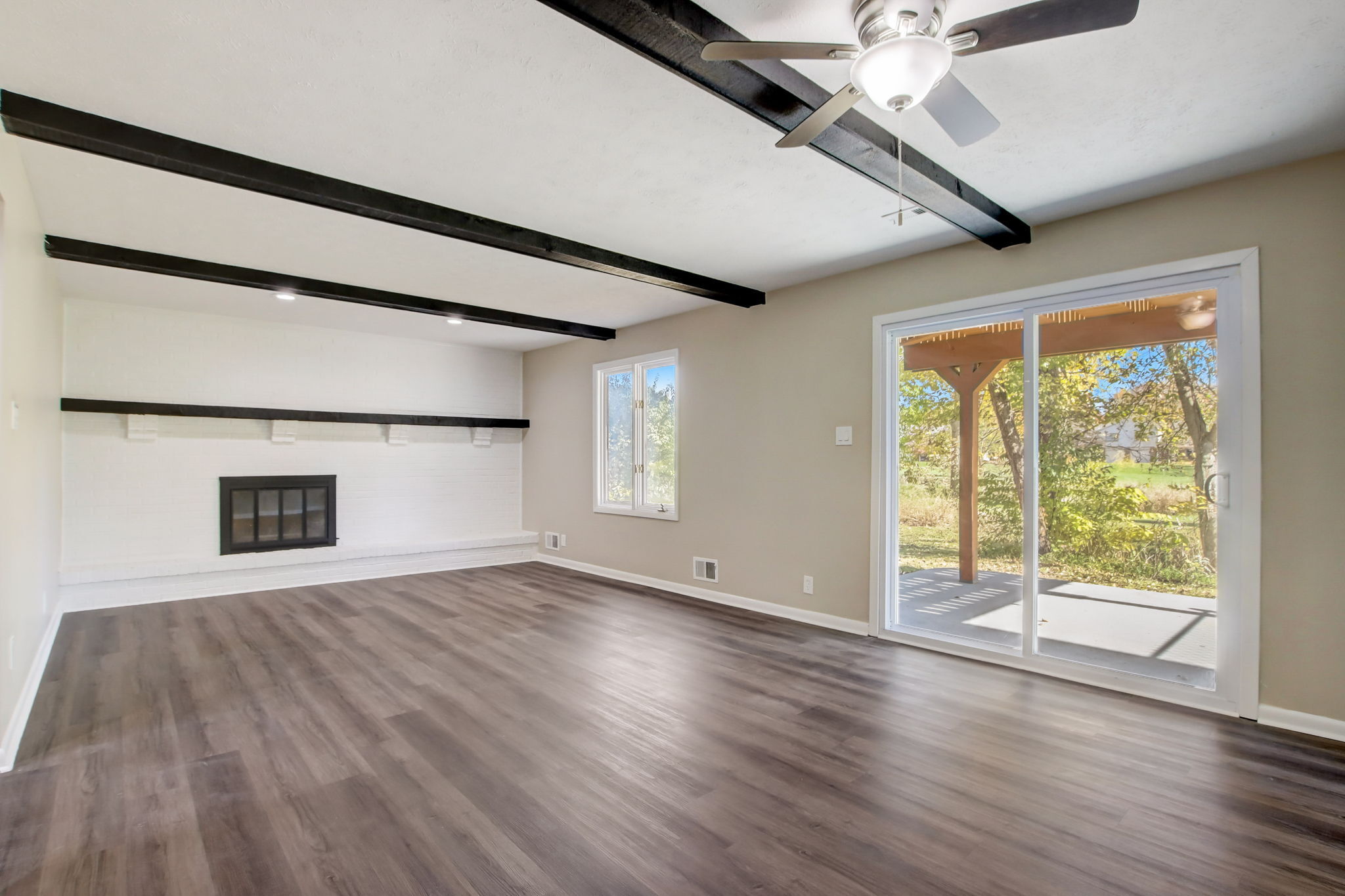 9035 Colgate Street Indianapolis, IN 46268 - Photo 2 of 16