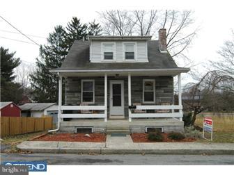 547 R Upland Avenue Reading, PA 19611 - Photo 2 of 12 Exterior Front