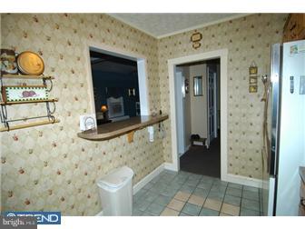 547 R Upland Avenue Reading, PA 19611 - Photo 10 of 12 Kitchen