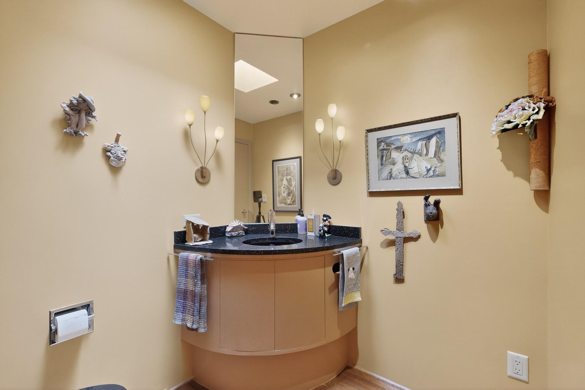 111 Barranca Road Santa Fe, NM 87501 - Photo 24 of 74 Powder room