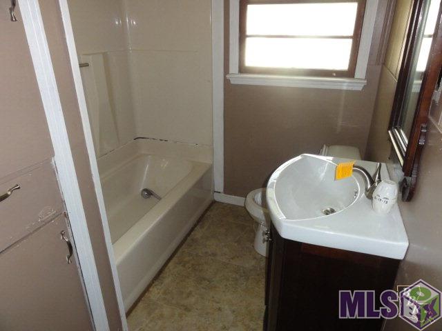 1402 Cross Road Morgan City, LA 70380 - Photo 6 of 11 Bathroom 1