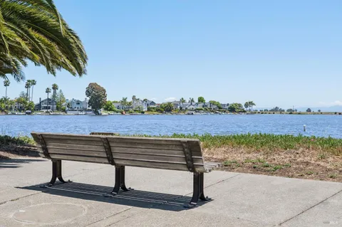 $1,799,000 | 35 Caribe Isle, Novato, CA 94949