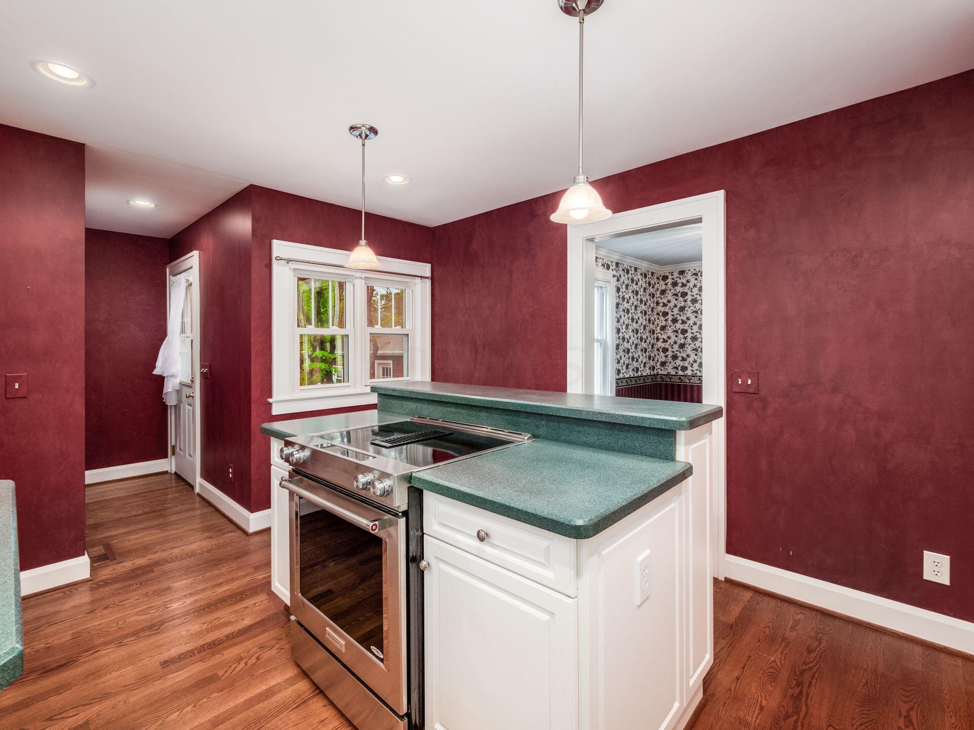 201 Piedmont Road Columbus, OH 43214 - Photo 12 of 28 Kitchen