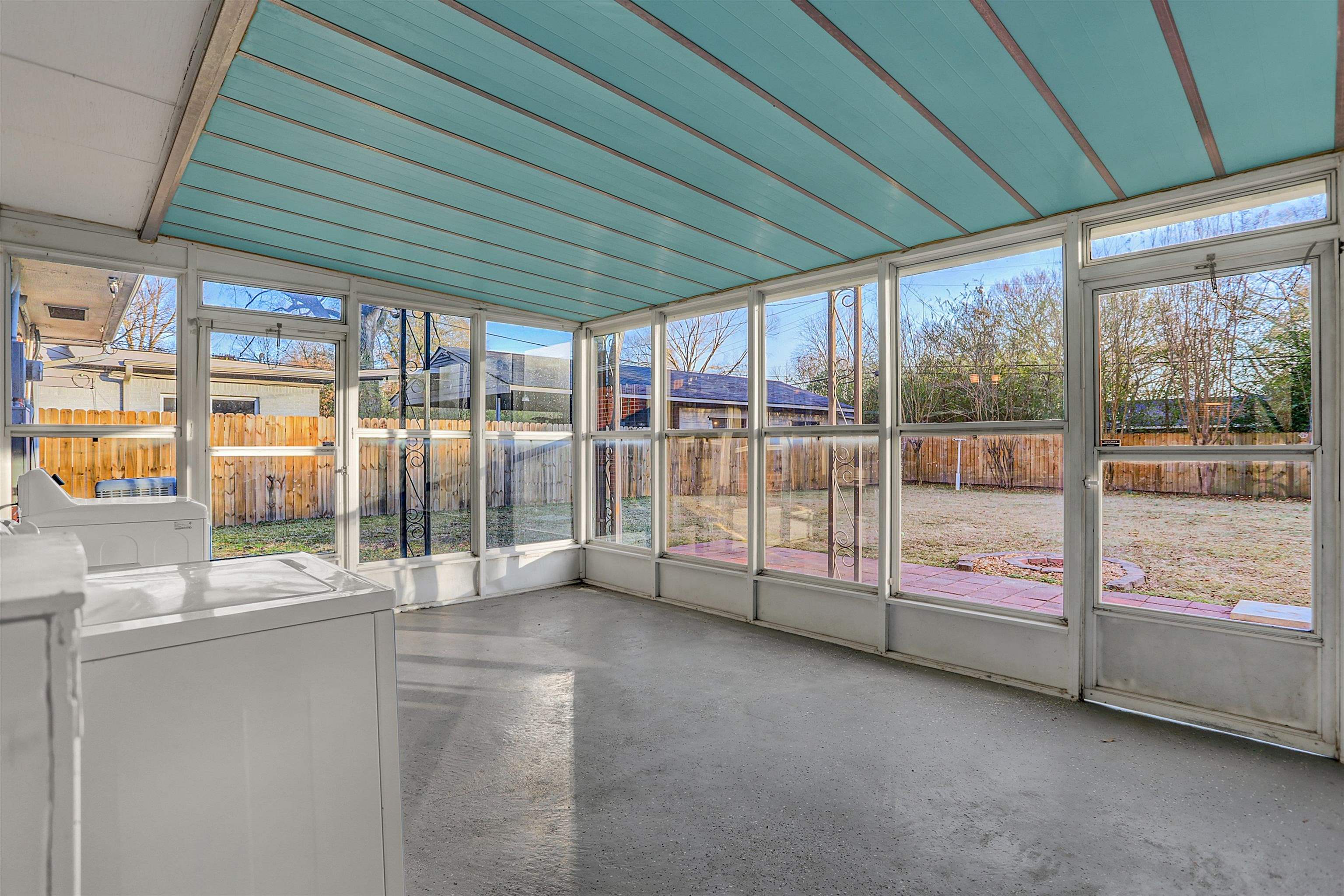 4607 Monaco Road Memphis, TN 38117 - Photo 22 of 25 a view of an empty room with sliding door