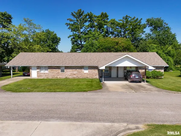 $300,000 | 110 South Ewan Street, Marion, IL 62959