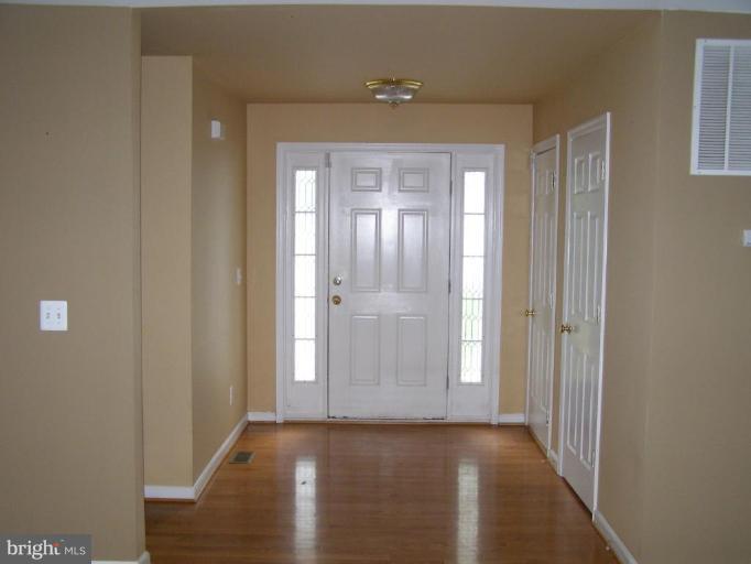 9161 Lothian Road King George, VA 22485 - Photo 11 of 13 Entrance / Foyer