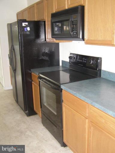 9161 Lothian Road King George, VA 22485 - Photo 7 of 13 Kitchen #3