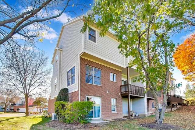 $324,900 | 8225 Polo Court, Unit 8225, Lakewood, IL 60014