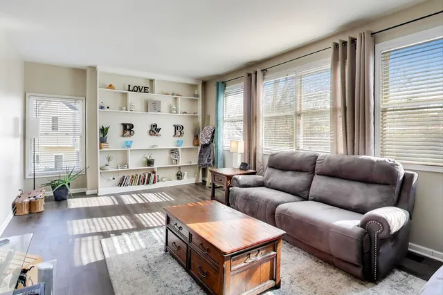 $324,900 | 8225 Polo Court, Unit 8225, Lakewood, IL 60014