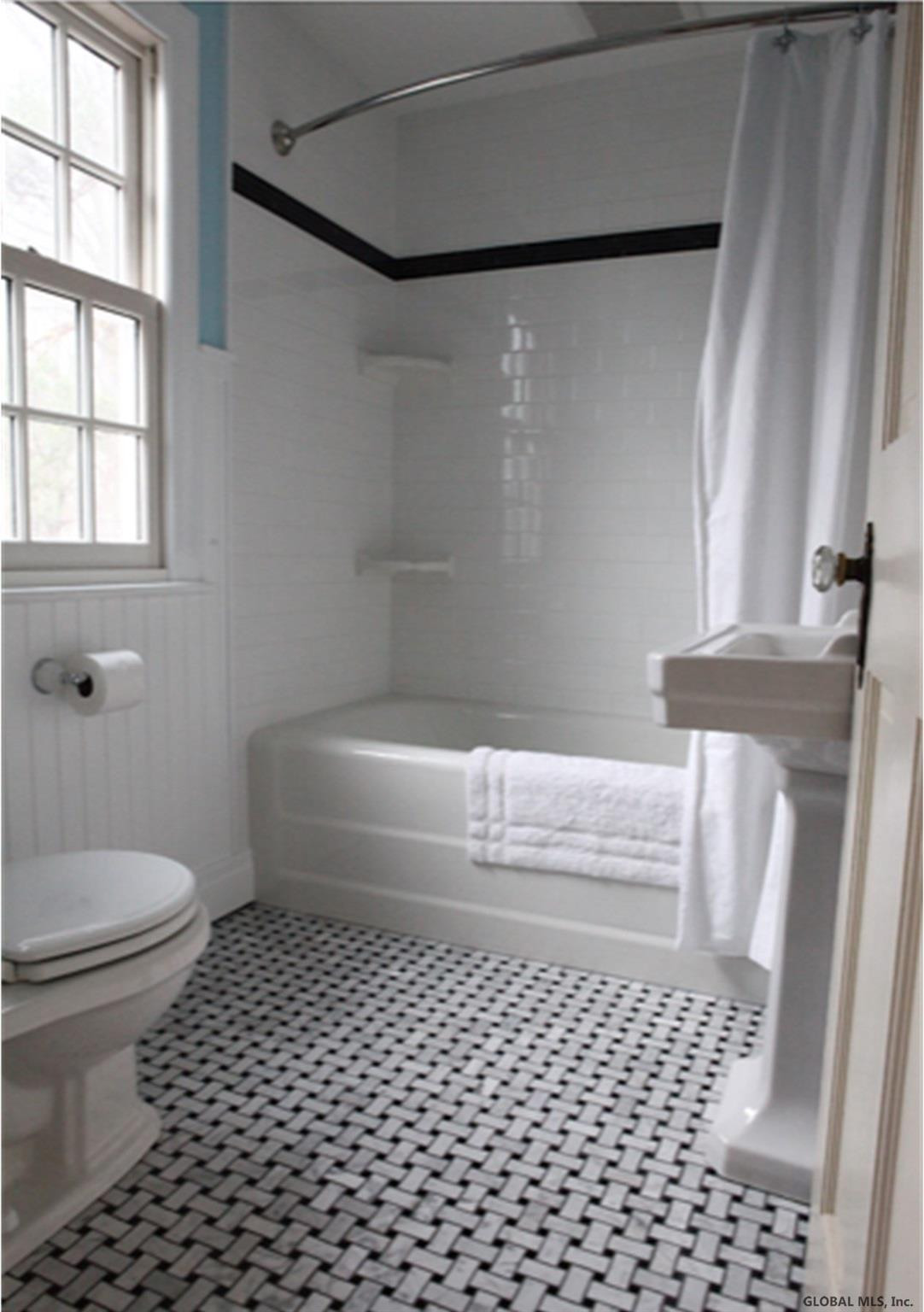863 Lisha Kill Road Niskayuna, NY 12309 - Photo 21 of 29 Photo 21