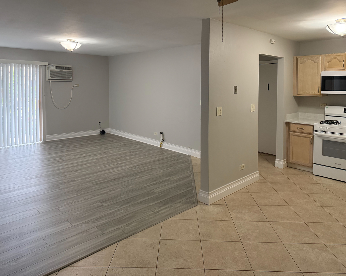 9s070 South Frontage Road, Unit 102 Willowbrook, IL 60527 - Photo 3 of 13