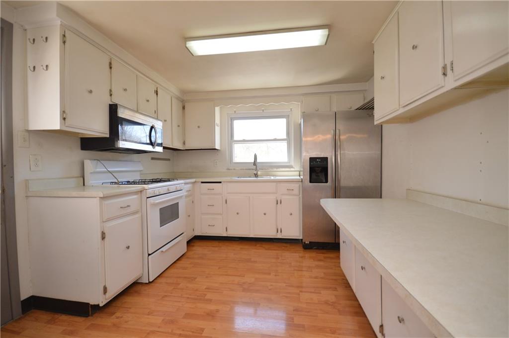 122 Fitzsimmons Road Monroeville, PA 15239 - Photo 16 of 47 Gallery Image 16