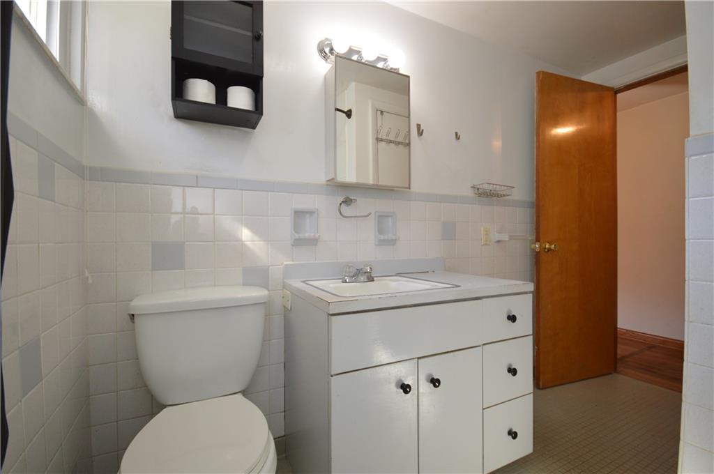 122 Fitzsimmons Road Monroeville, PA 15239 - Photo 25 of 47 main floor