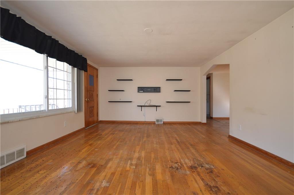 122 Fitzsimmons Road Monroeville, PA 15239 - Photo 8 of 47 Gallery Image 8