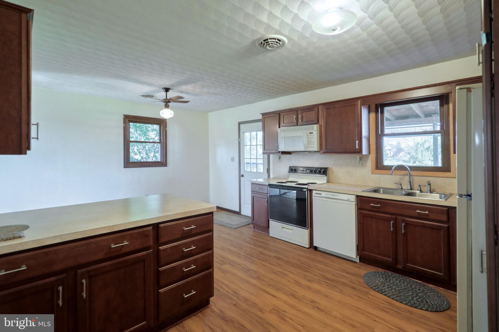 527 Teeter Road Littlestown, PA 17340 - Photo 11 of 54
