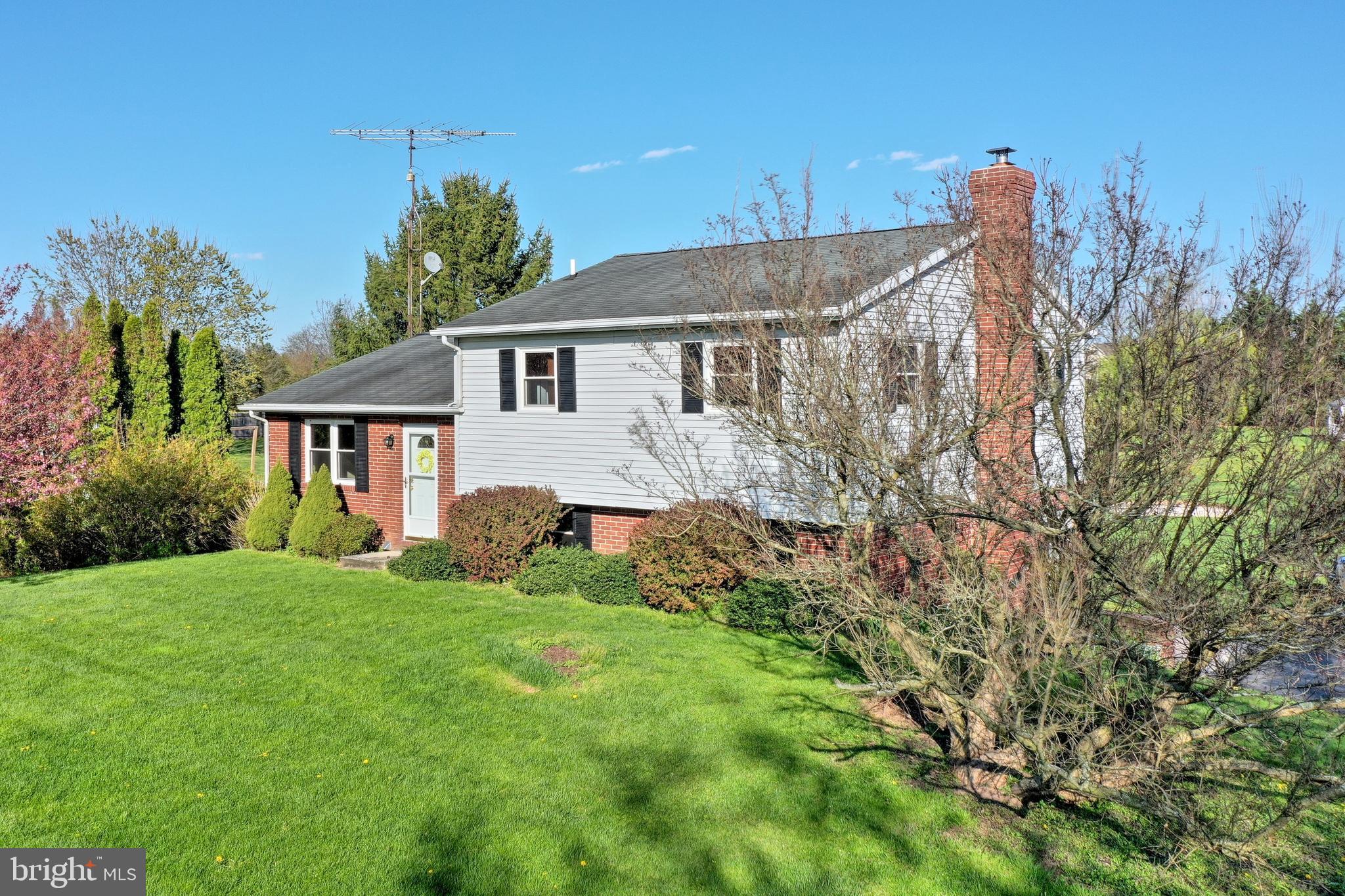 527 Teeter Road Littlestown, PA 17340 - Photo 3 of 54