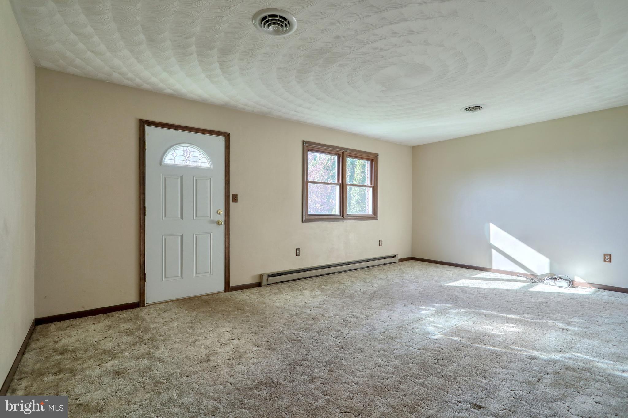 527 Teeter Road Littlestown, PA 17340 - Photo 4 of 54