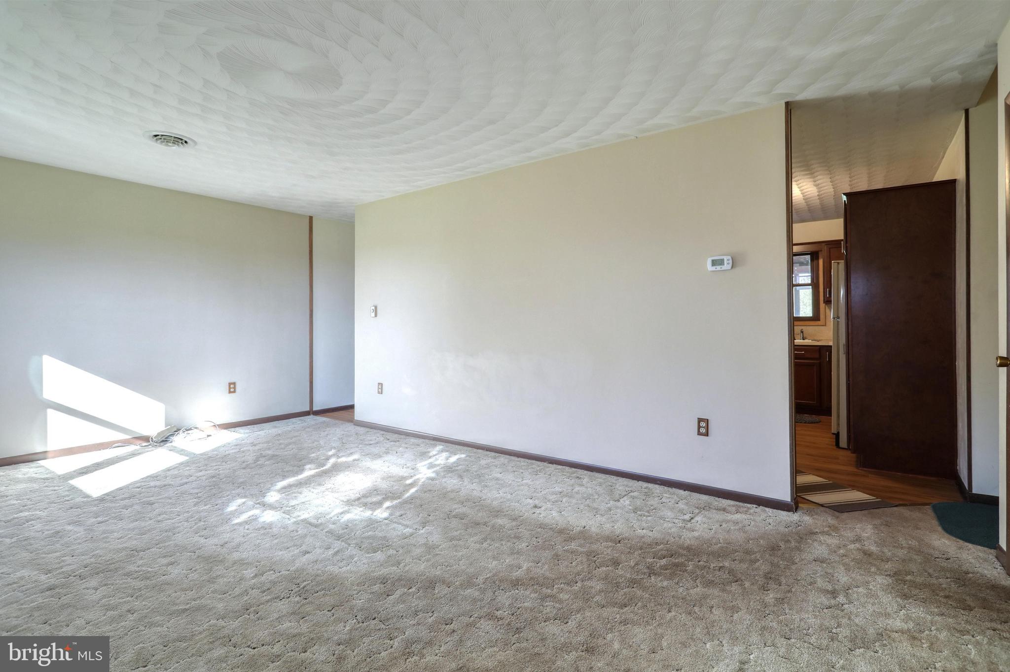 527 Teeter Road Littlestown, PA 17340 - Photo 5 of 54